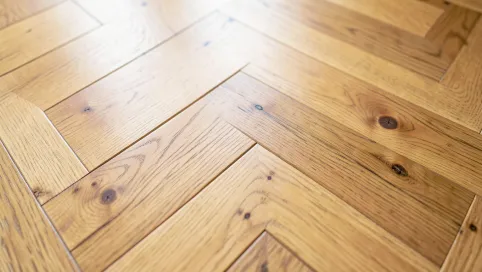 panele podłogowe drewniane jodełka