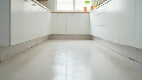 Czy układać panele winylowe pod szafkami w kuchni