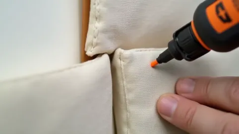 Czym przykleić panele tapicerowane do ściany