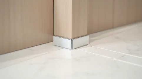 Jak połączyć panele z płytkami bez listwy