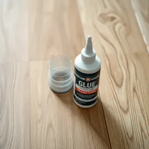 Jaki klej do paneli winylowych